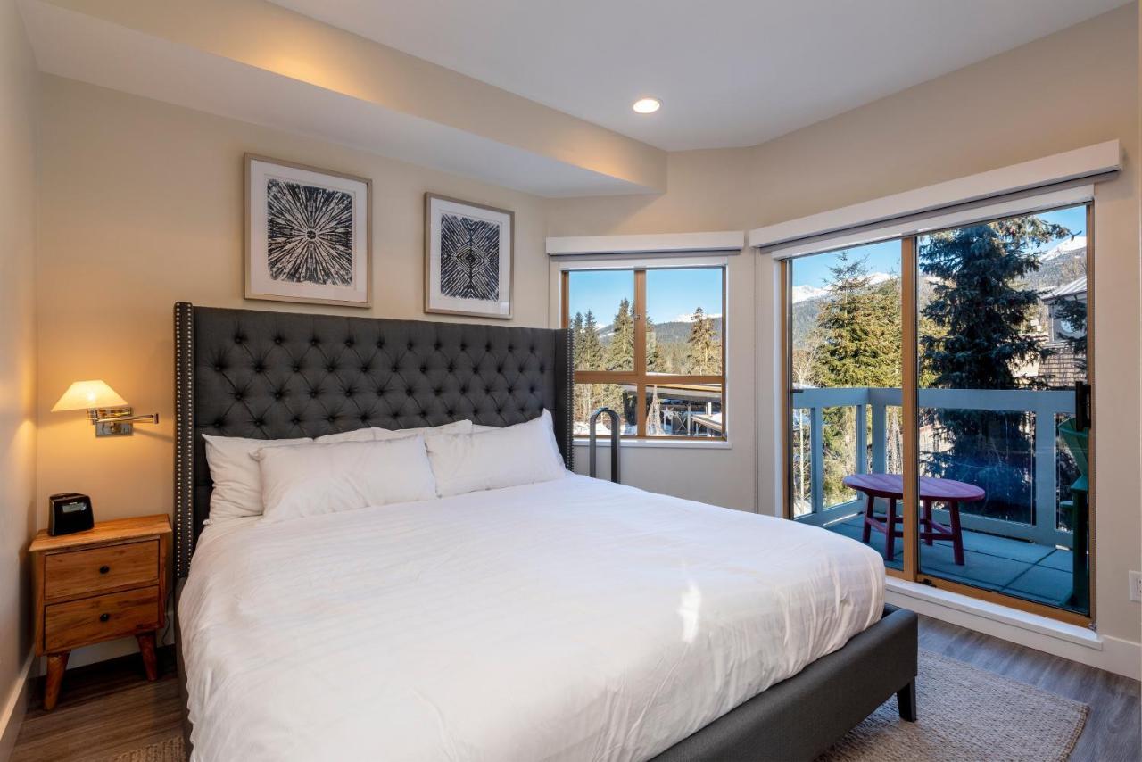 Amazing Village With Unparalleled Mountain Views Overlooking The Olympic Plaza * Whistler